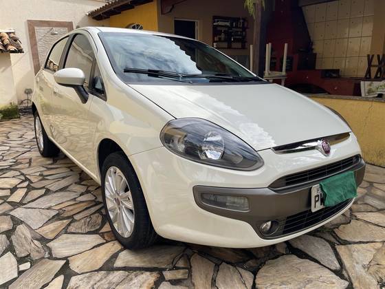 FIAT PUNTO 1.6 ESSENCE 16V FLEX 4P MANUAL